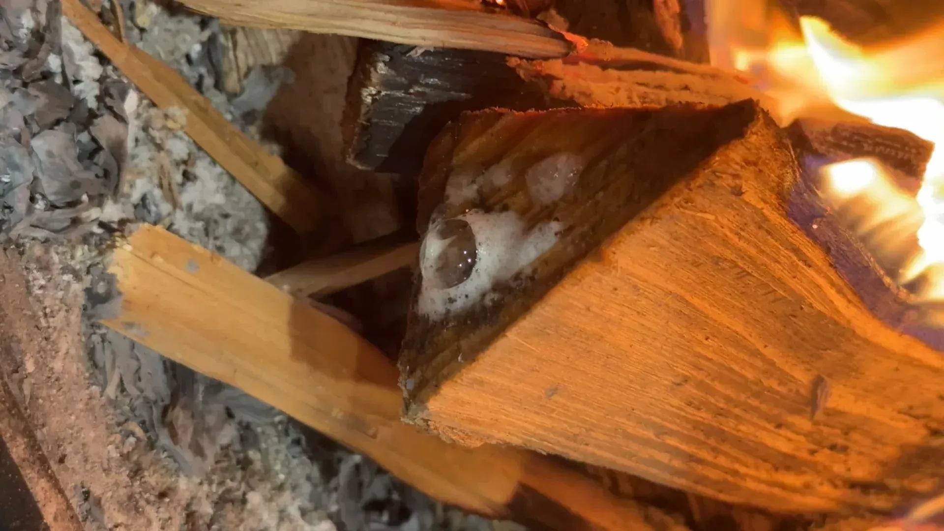 Br&aelig;nder der &ldquo;syder&rdquo; ved afbr&aelig;nding har v&aelig;ret for v&aring;dt. og man mister meget br&aelig;ndv&aelig;rdi